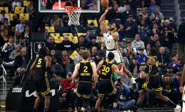 开云体育官网-绿军遭逆转因末节崩盘？隐患早在第三节便已埋下