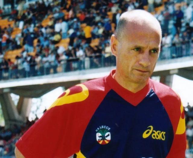 开云体育在线-王勤伯：谁最喜欢品尝铁腕的滋味？