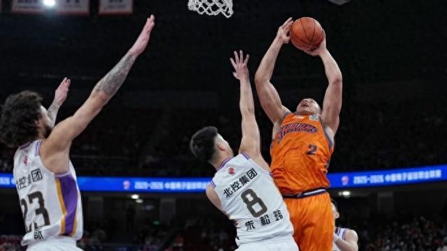 开云体育在线-五人得分上双！上海久事男篮主场战胜北控队