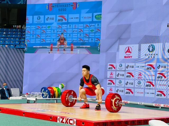 中国举重7大主力笑傲亚锦赛 东京大考掀夺金狂潮