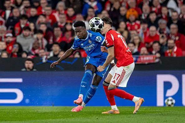 开云体育官网-世界波制胜投诉让比赛中断 熊皇助皇马抢得先机